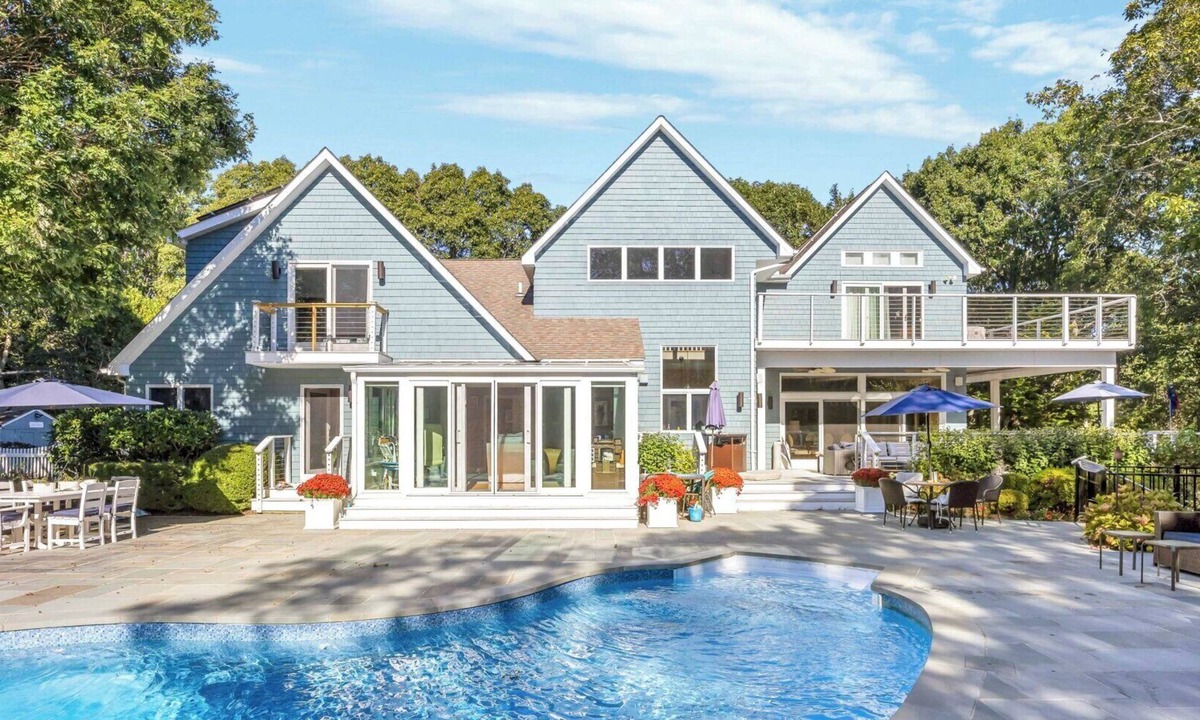 Shinnecock Hills House | Private Gated Home Near Town & Beach w/Heated Pool, Fire Pit, Home Theater