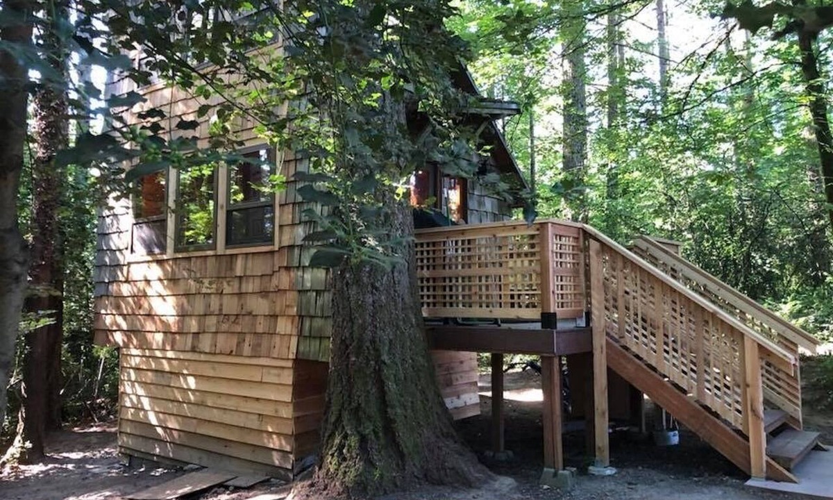 Beaverton Cabin | Private tiny forest cabin near Portland and local wineries.