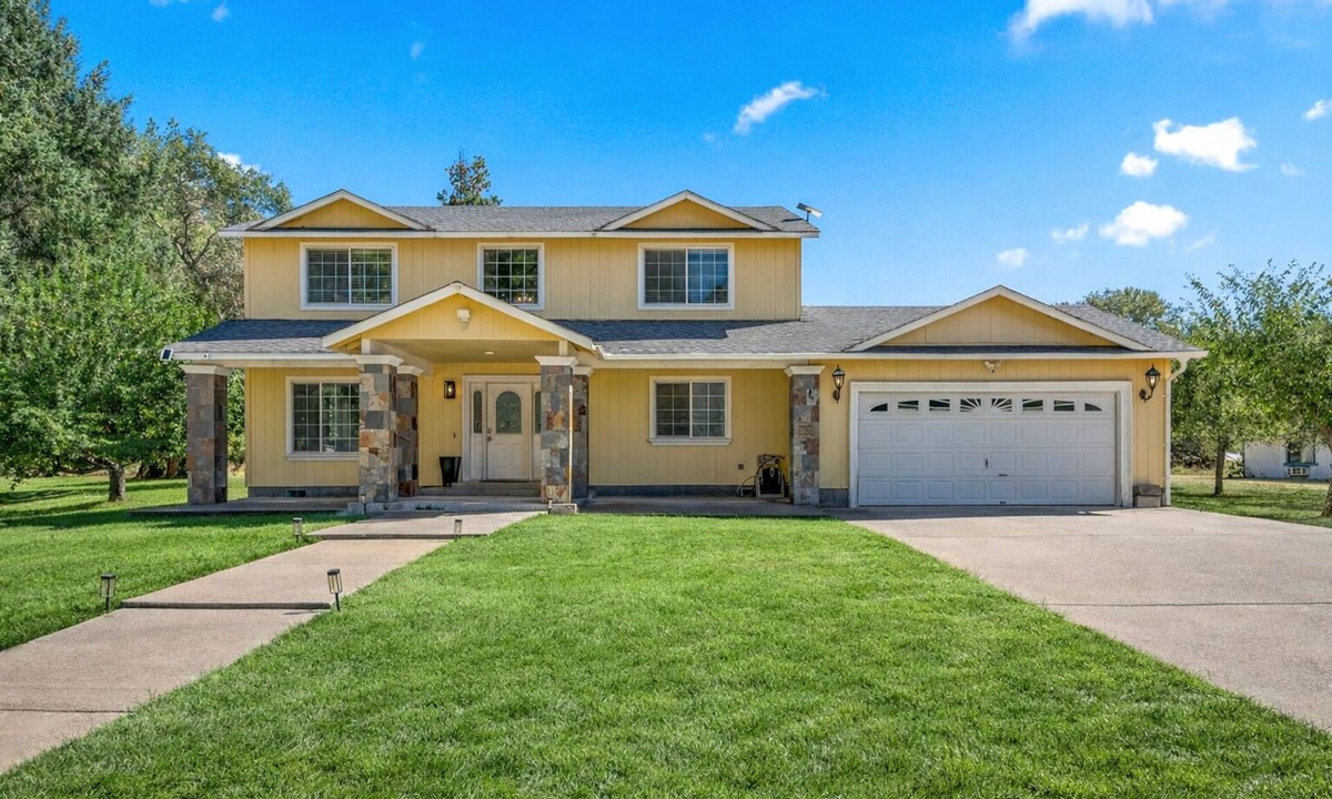 Sunny Valley House | Rancho Azalea, a tranquil ranch getaway!