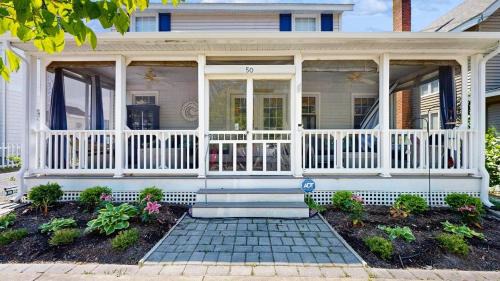 Rehoboth Beach House | Rehoboth Beach Gem - Porch Washer & Dryer Walk to Beach