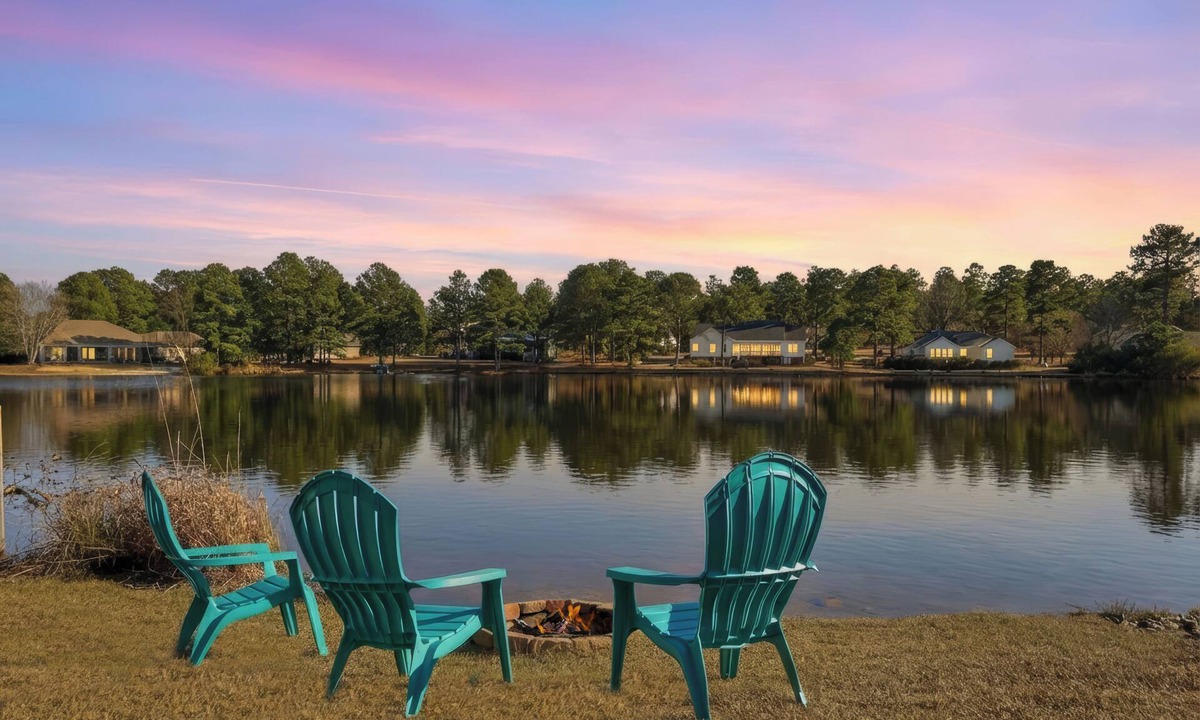 Southern Pines House | Relaxing 3-Bedroom Pondfront Escape Near Pinehurst & Southern Pines