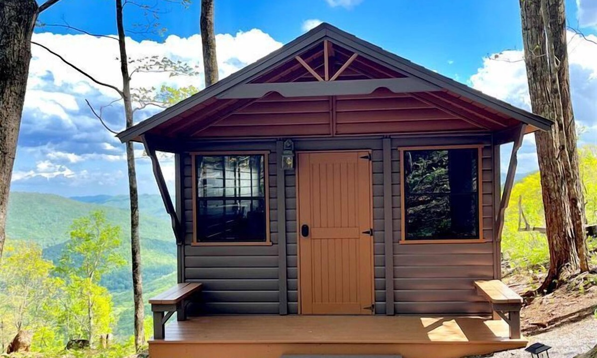 Laurel Ridge Cabin | Relaxing Mountain Getaway Above the Sea of Clouds, Black Mountain, NC