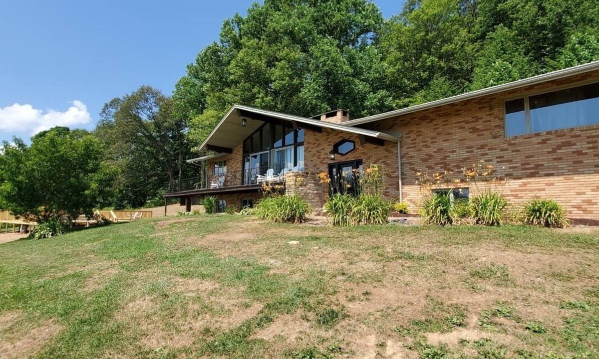 Farmington Cabin | Ridgecrest: Charming Family Mountain Retreat