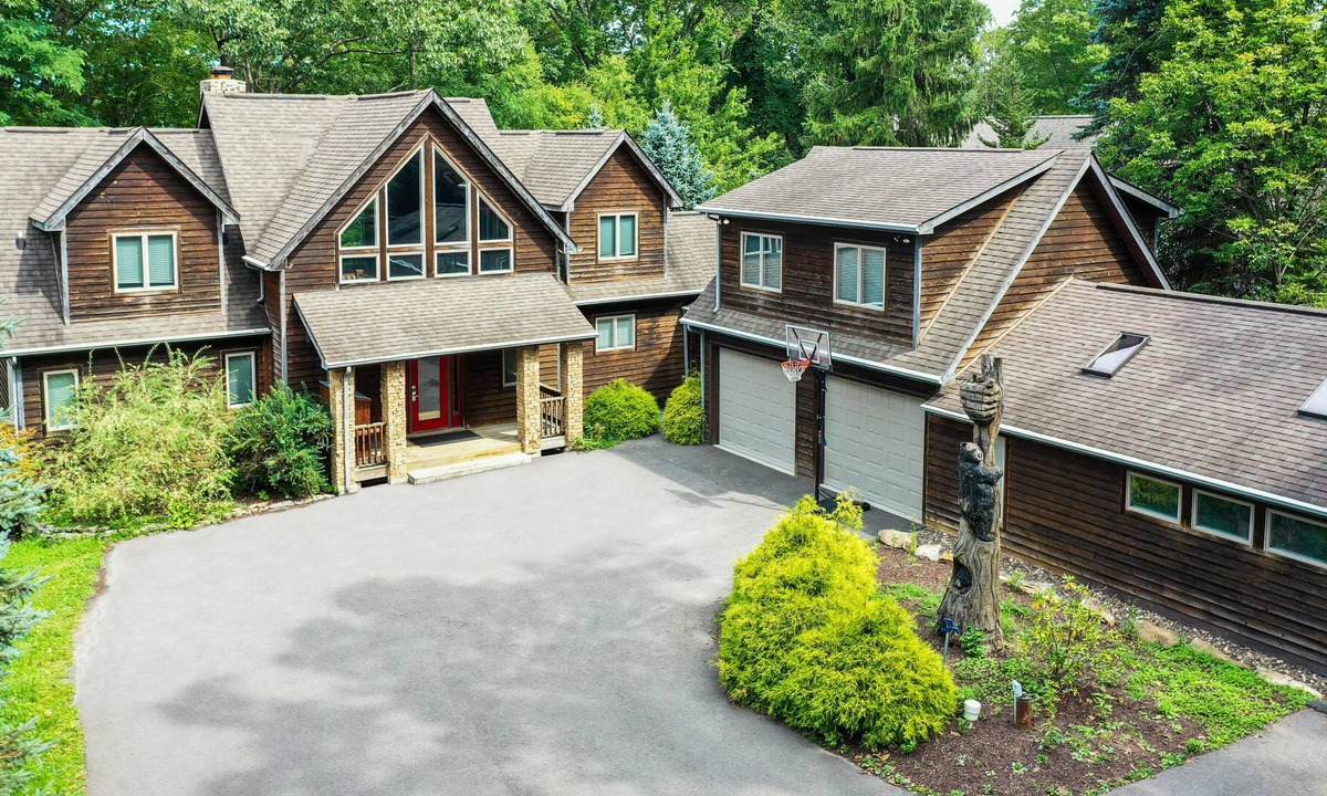 Thayerville House | Ritz on the Lake: Private Indoor Pool, Lakefront, Hot Tub, Game Tables
