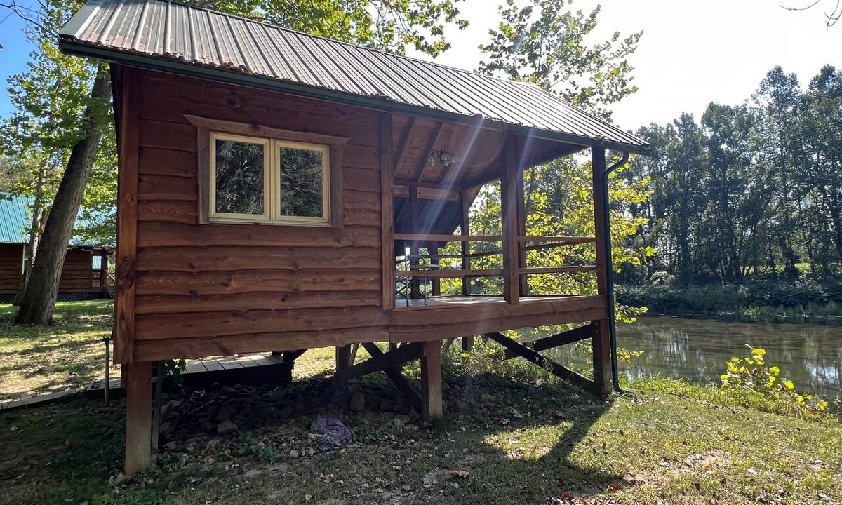 Belfast Cabin | :) Riverfront Writers Dream| BuildaFire Skip Rocks #2