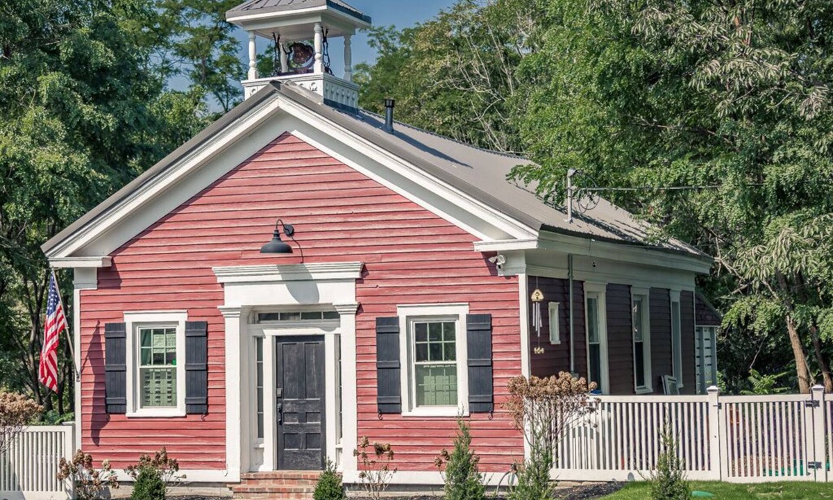 Cranesville House | Romantic 1840s Schoolhouse > Private Hot Tub > 1 Hr to Saratoga