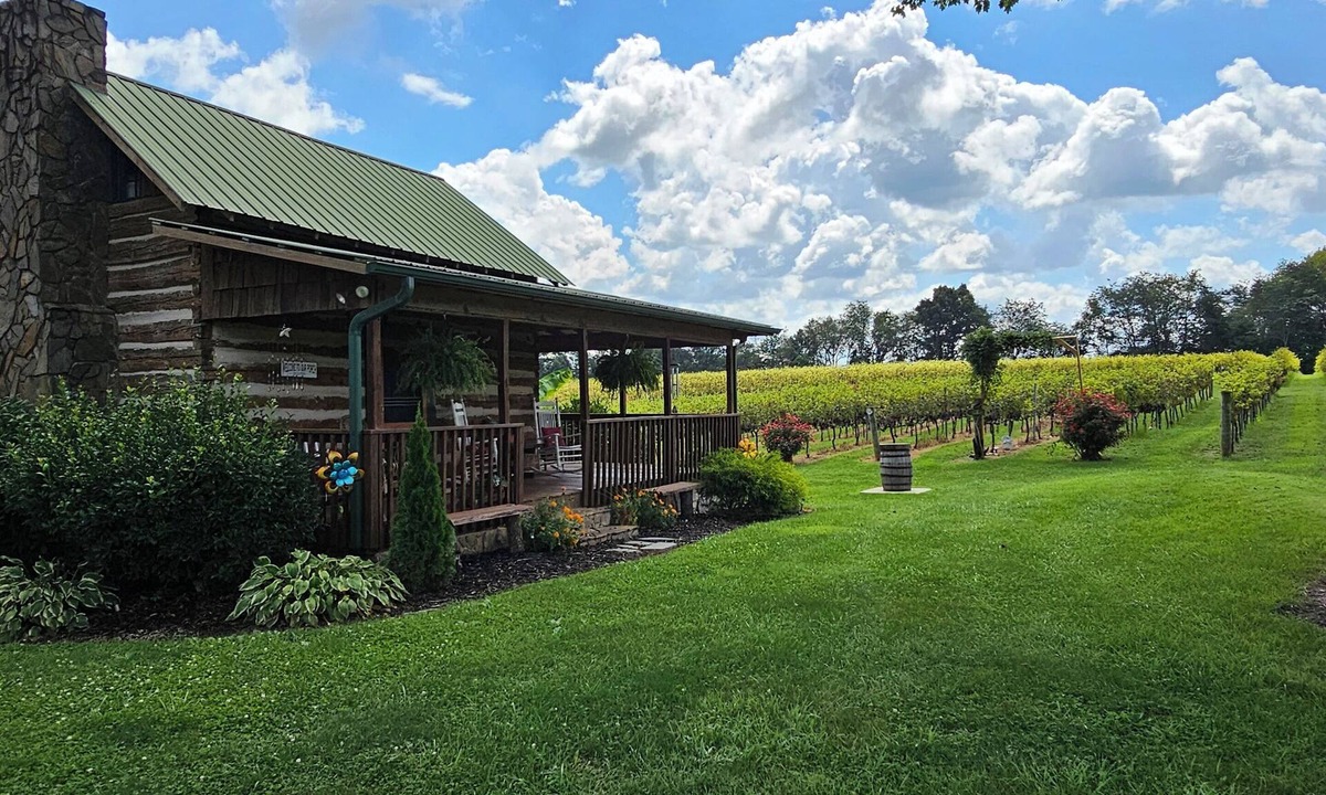 Dobson Cabin | Rustic Tobacco Cabin at Hidden Vineyard