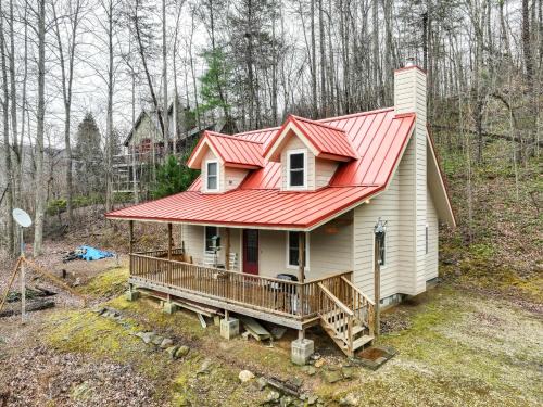 Robbinsville House | Santeetlah Lake Retreat w/Dock: Walk to Water!
