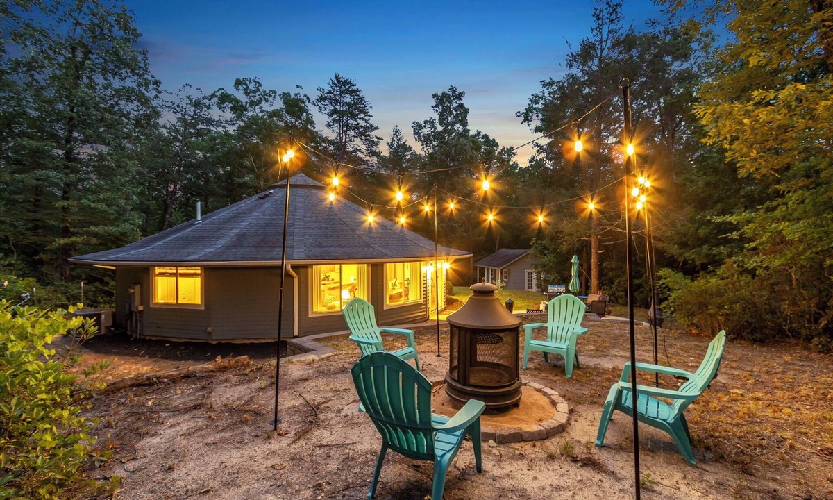 Cleveland House | Secluded Yurt Hideaway 10 min to Table Rock