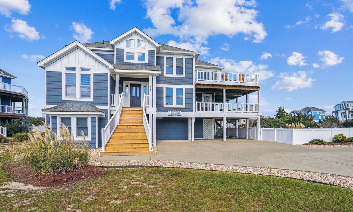 Ocean Sands House | SEMI Oceanfront! Beautiful decor, ocean vws! Noon check in! Pool, HotTub