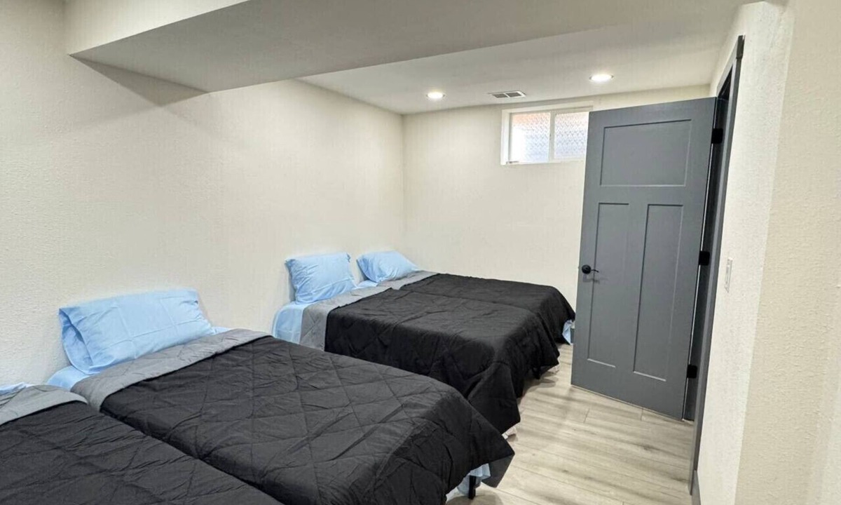 Barnum West House | Shared Room near Downtown Denver & Lake - Room #4