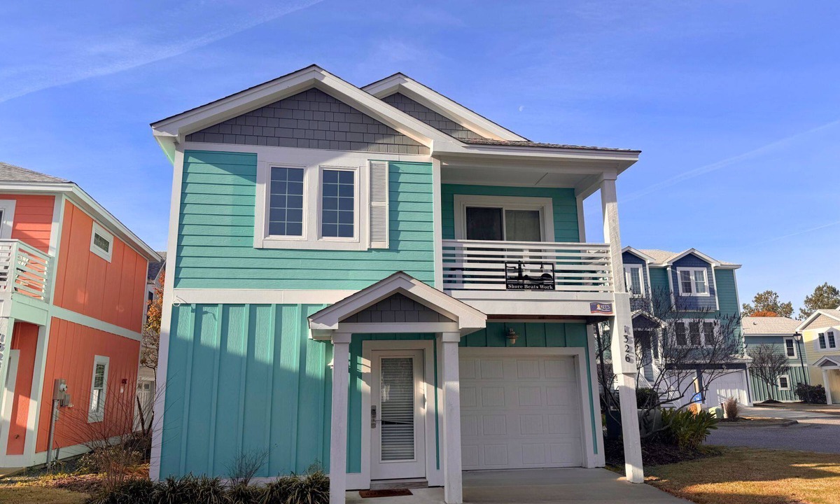 Kill Devil Hills House | Shore Beats Work, Modern 3 Bedroom Vacation Home w/Community Pool & Clubhouse
