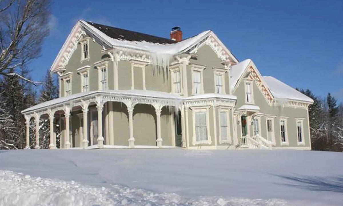 Mount Holly House | So Pretty Up Here! ~ Busy Holiday Events & Snowing, building up Everyday!