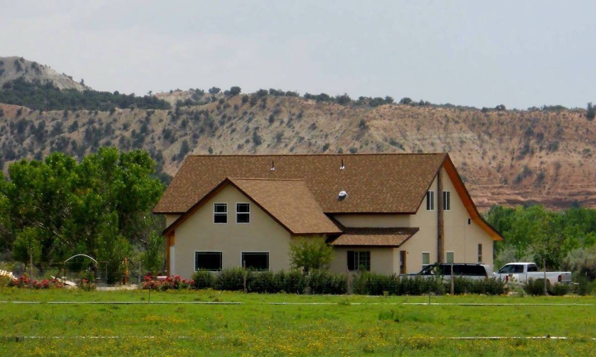 Henrieville House | Spacious 1000sf Apt for 8 in Farm House in Grand Staircase, Bryce Canyon