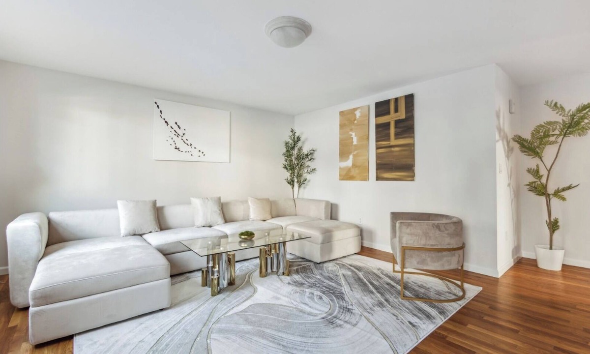 White Plains House | Spacious 3BR Home Free Parking Ideal for Families & Groups Easy NYC Access