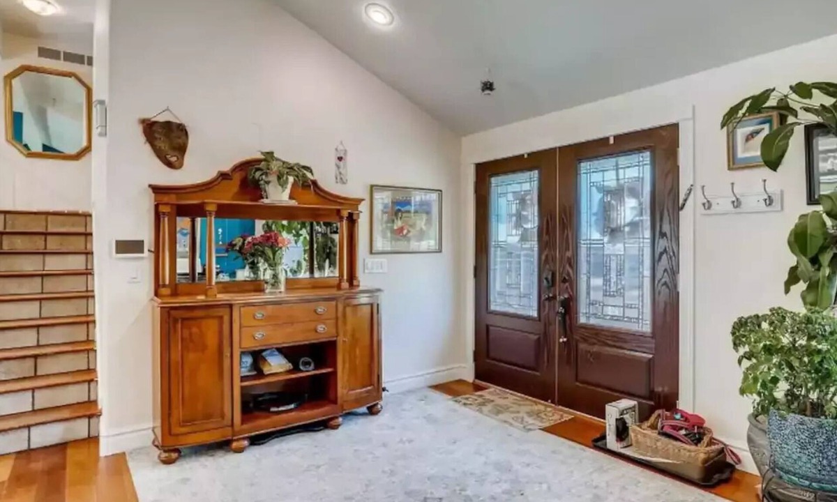 Hampden South House | Spacious 4 bedroom DTC home with a hot tubnn