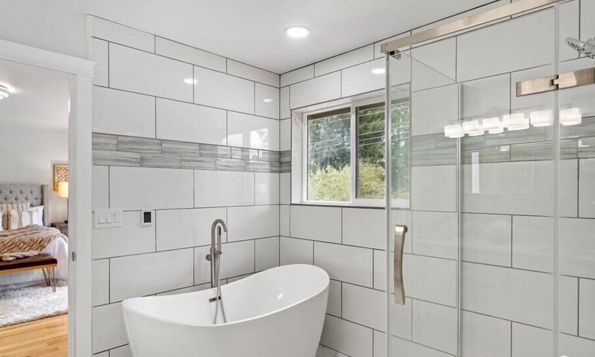 Silver Lake House | Spacious 4-bedroom house in charming Everett with AC