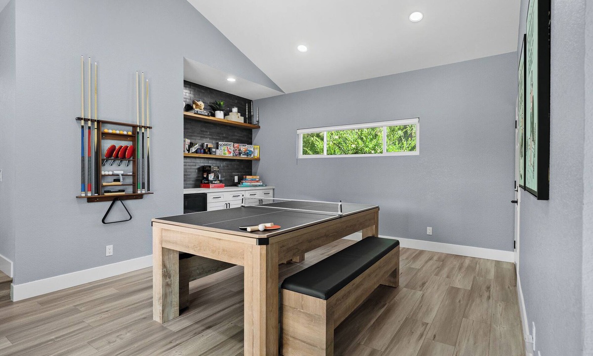 Country Club House | Spacious 5-Bedroom Family Retreat + Game Room. Sleeps 12!