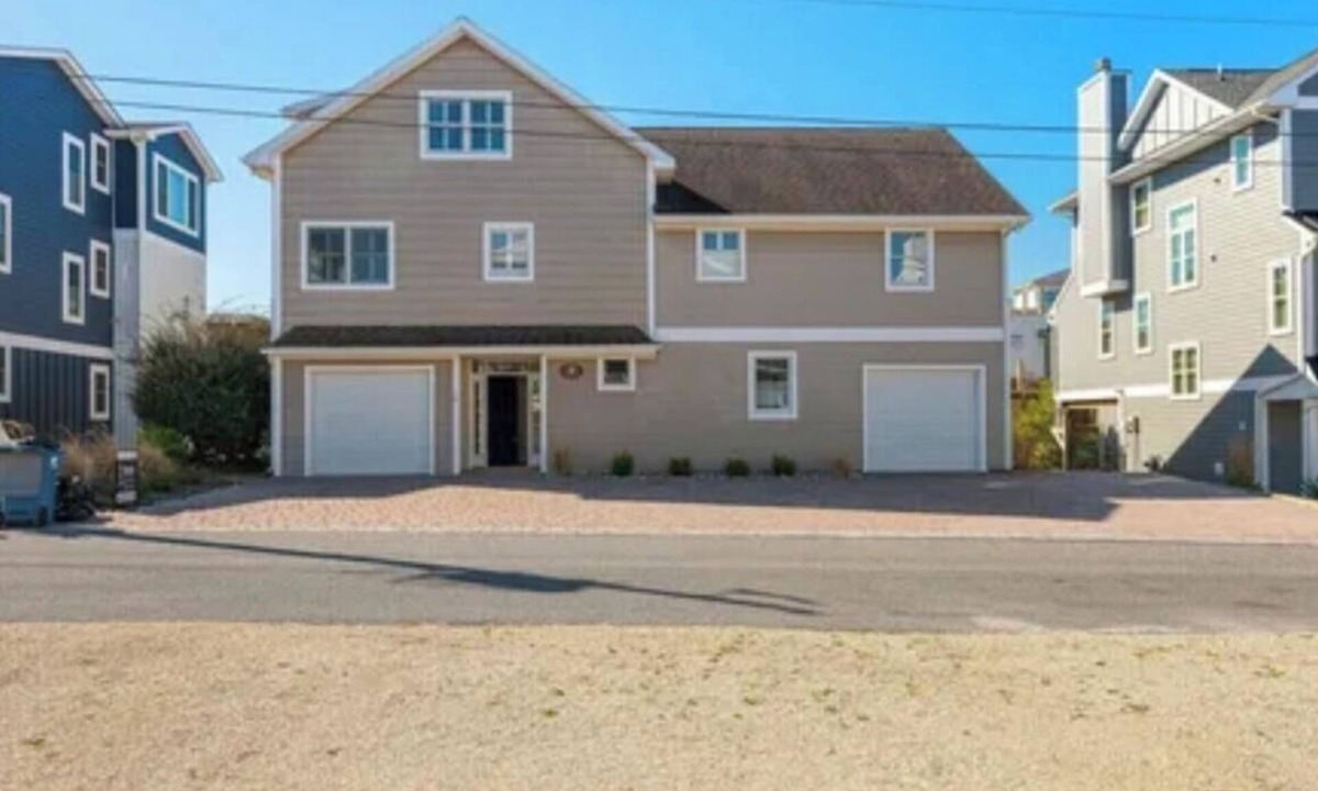 South Bethany House | Steps to the beach! 6-bed/5 bath newly renovated house in S Bethany Beach!