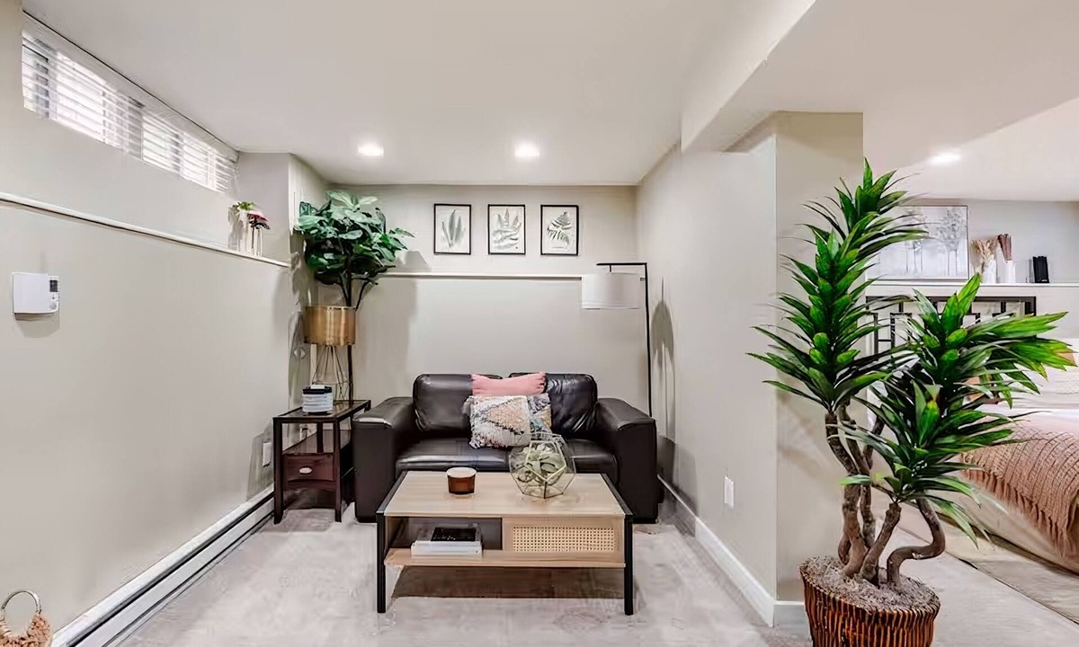 Baker Apartment | Stylish Apt Desk & Parking Walk to South Broadway Dining, Bars & Shops