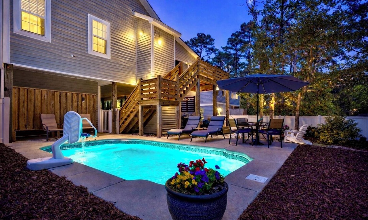 Tranquil Harbour House | Swimming Pool, Elevator, Fire Pit, EV Charger, Pickleball, Walk to Beach!