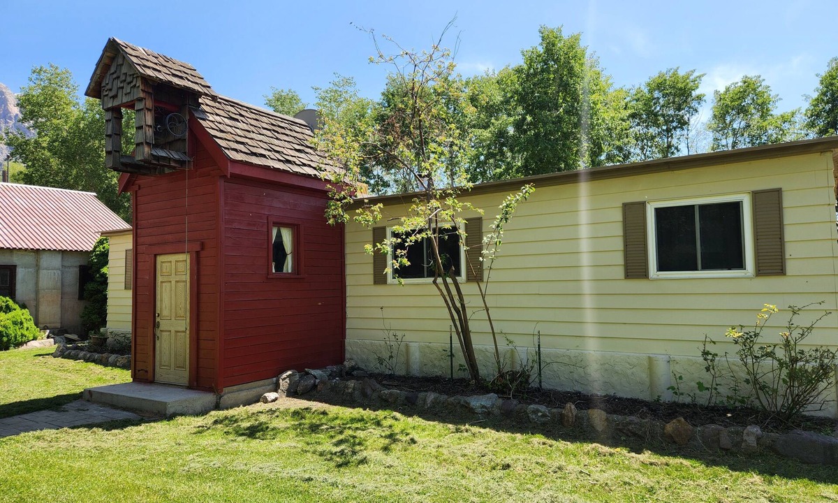 Willard House | The Farm at Willard Bay - a unique home to stretch out and create memories!