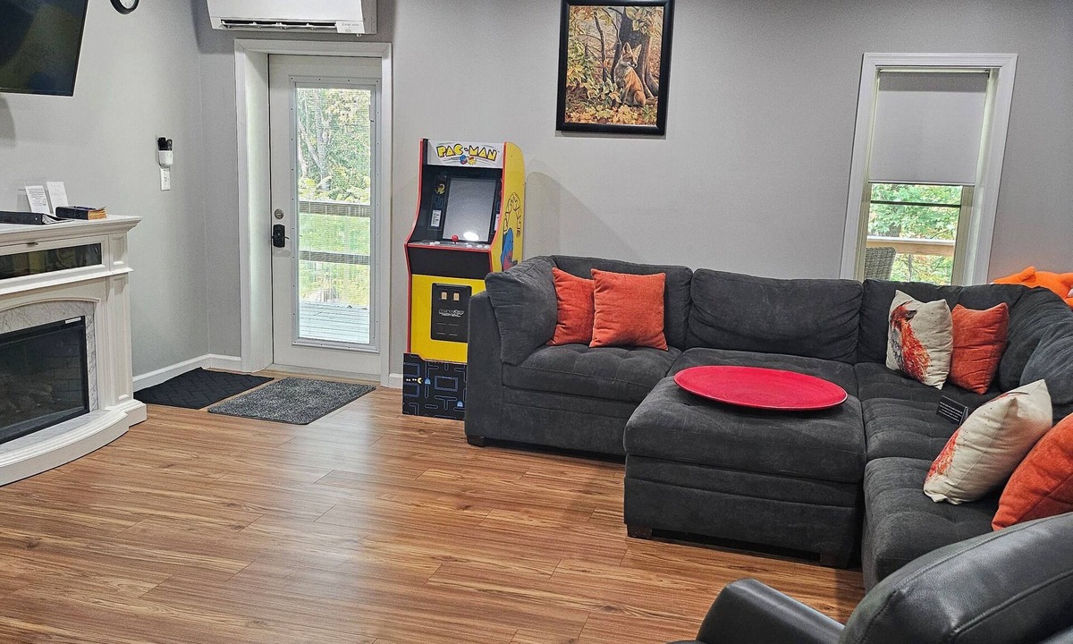 Thomas House | The Fox Den, 2 bdrm, walk to Purple Fiddle, near Canaan, Davis, Blackwater Falls