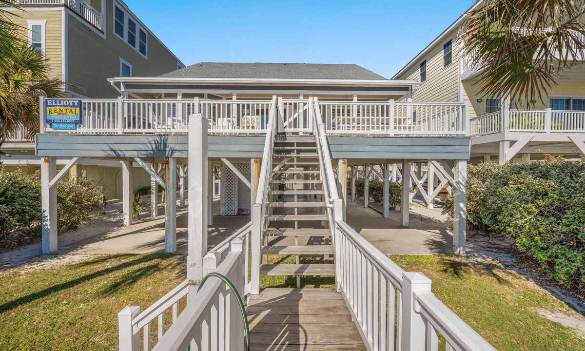 Cherry Grove Beach House | The Good Life, Beautiful Oceanfront Home in Cherry Grove
