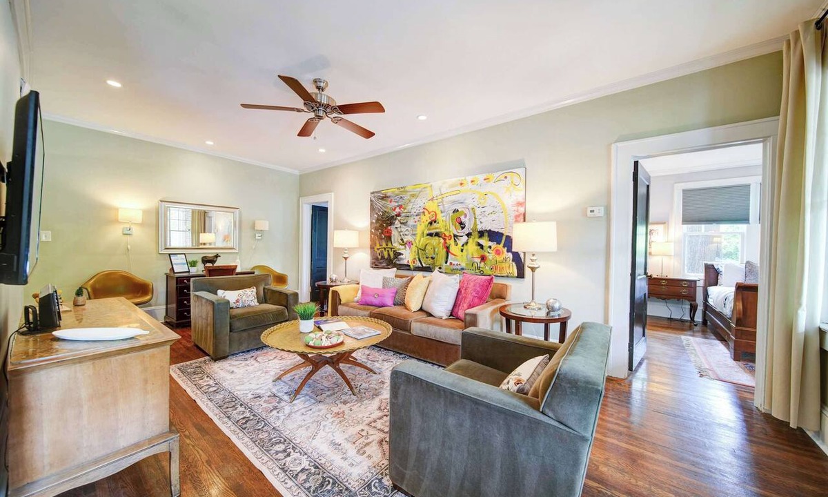 Cherry Condo | The Home Collection: Historic Myers Park 2BR w/Screened Porch & Patio
