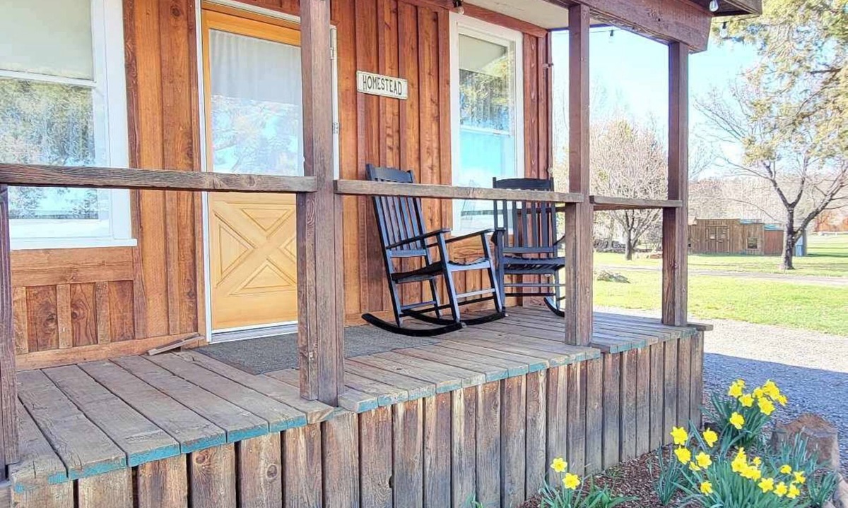 Crooked River Ranch House | The Homestead a charming & historical 1-Bed/1-Bath-Trail Rides, Fishing, & Hikes