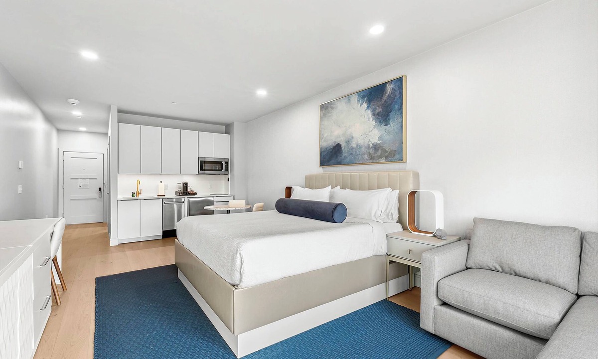 East Garden City Hotel | The Selby