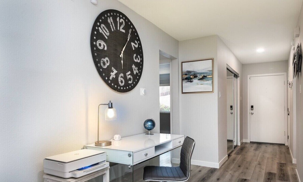 Thousand Oaks Apartment | This apartment is a 2 bedroom(s), 1 bathrooms, located in Thousand Oaks, CA.