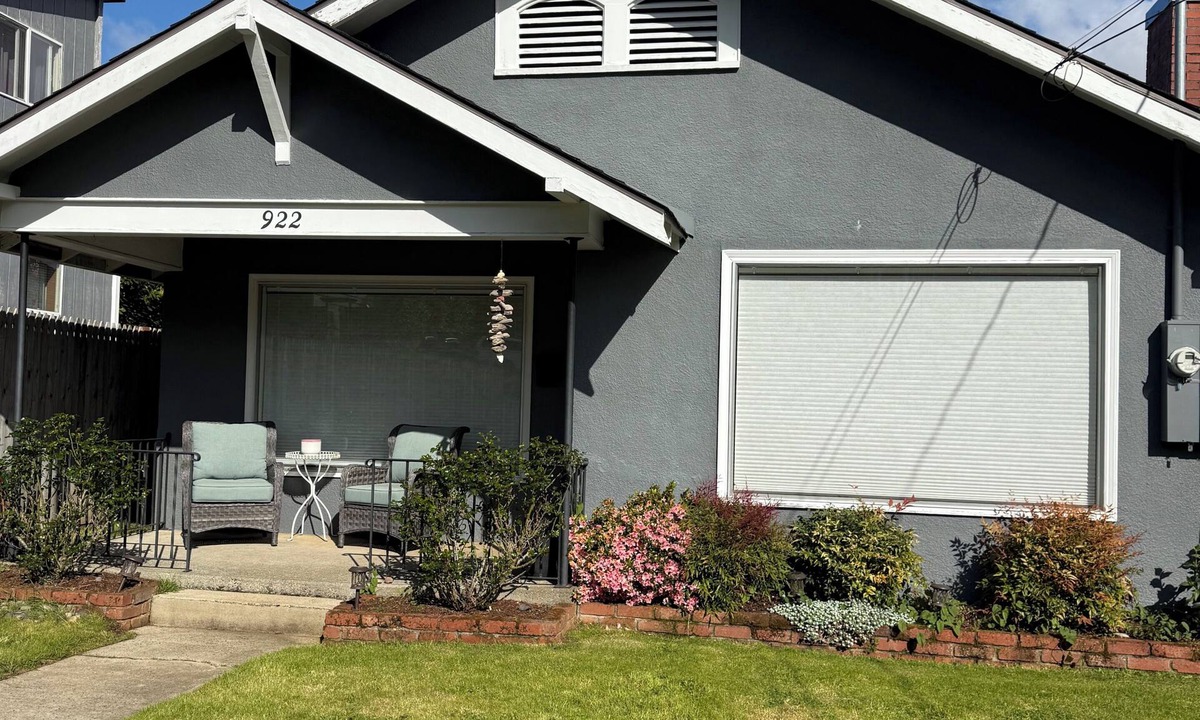 Coos Bay House | Tranquil 2-bedroom house in wonderful Coos Bay perfect for relaxing