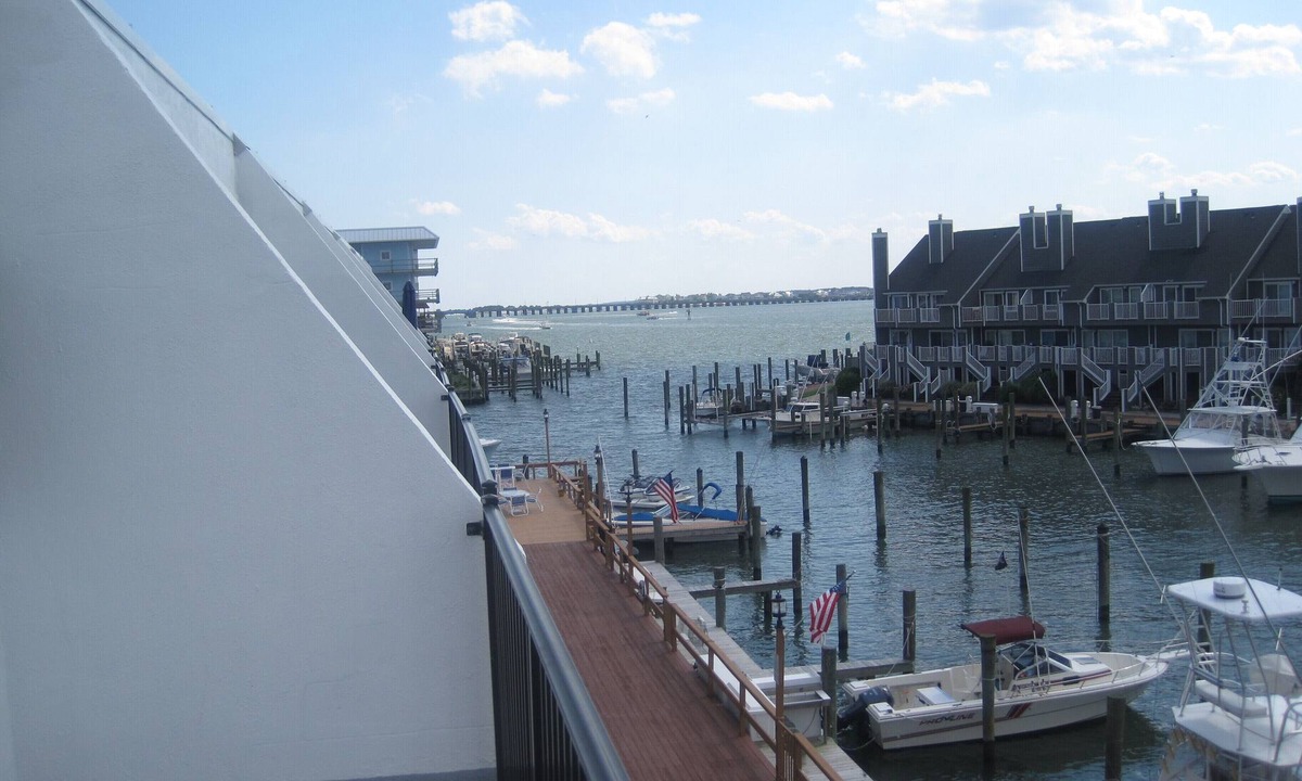 Ocean City Condo | UPDATED! Bayside 2bd/2ba Condo. Boat slip avail. Near Harbor Island.