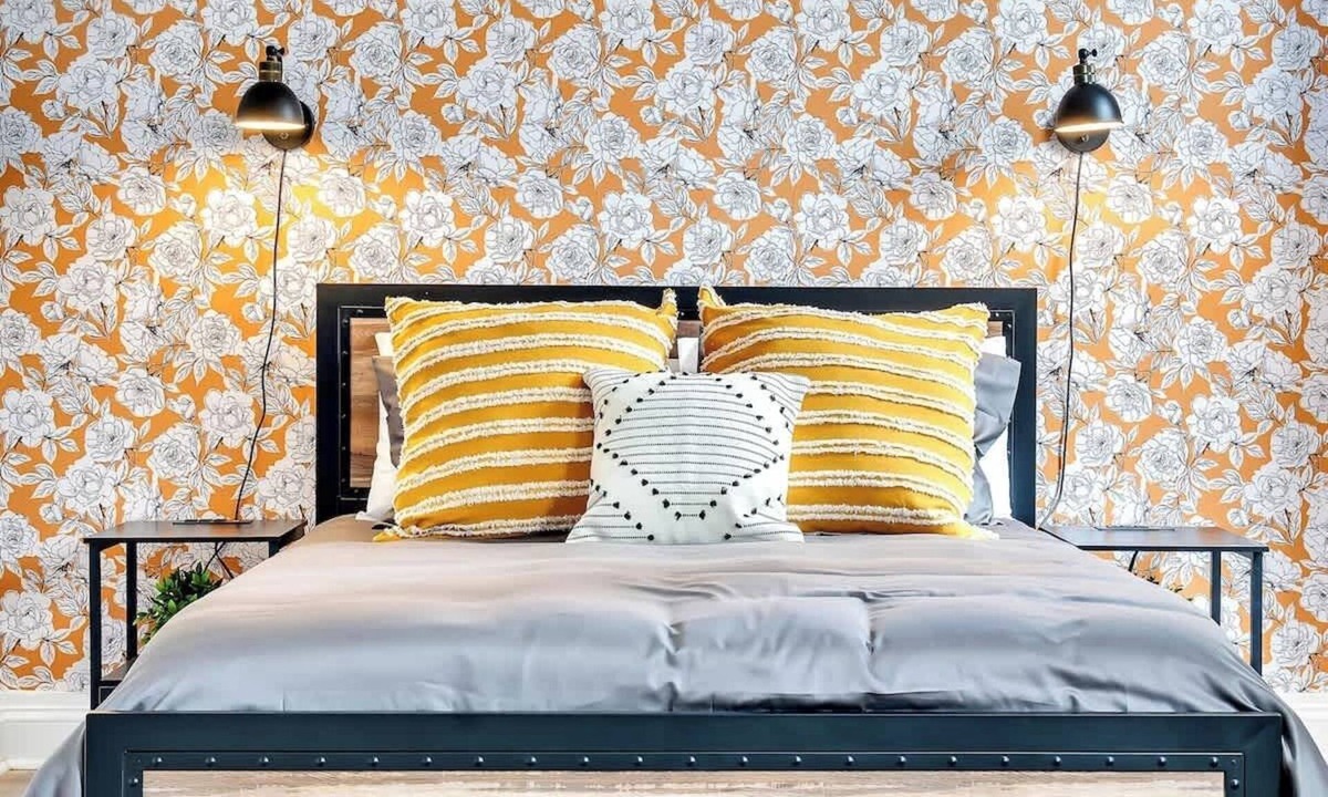 Seward Place Apartment | Urban Nest #4 | Chic Studio Central to State St.