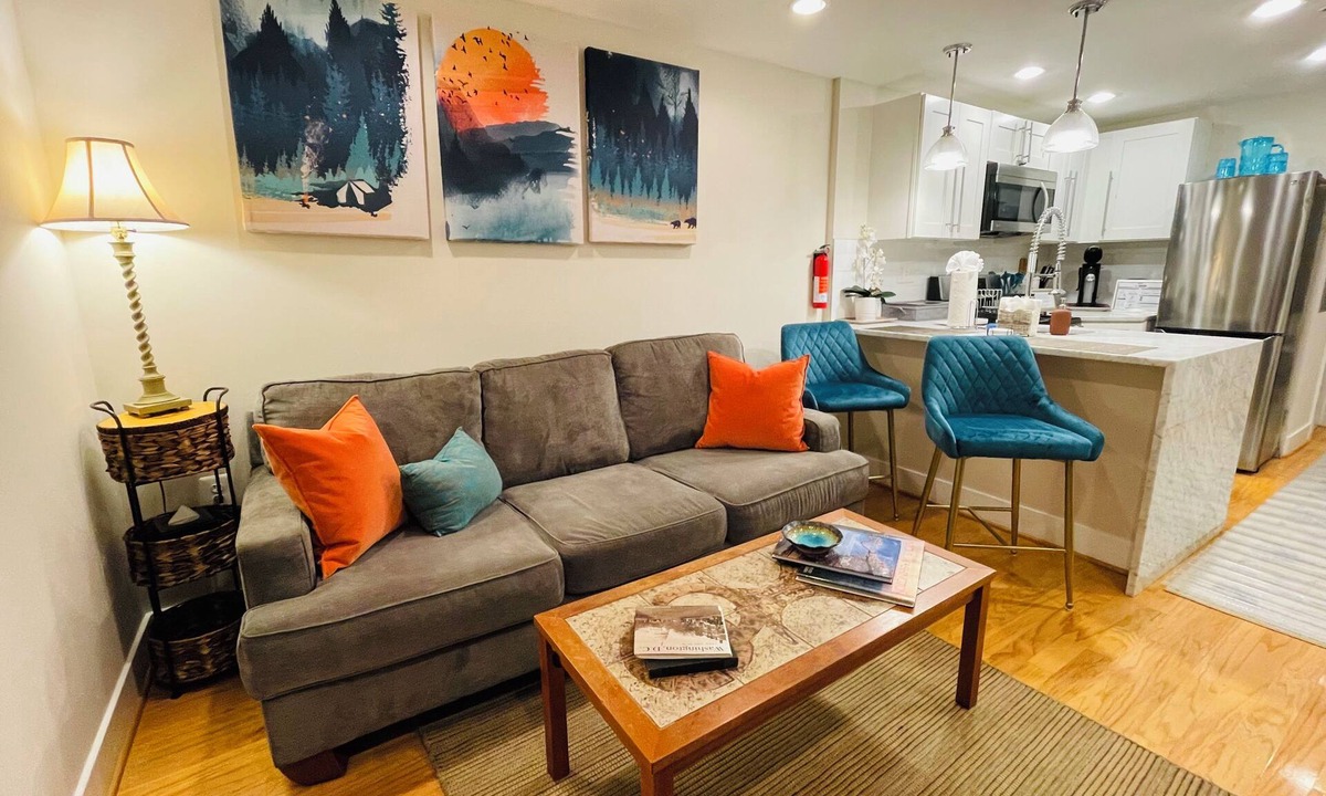 Capitol Hill Apartment | Urban Serenity - Chic 1-bedroom apt in DC - 5 min walk to metro, near monuments