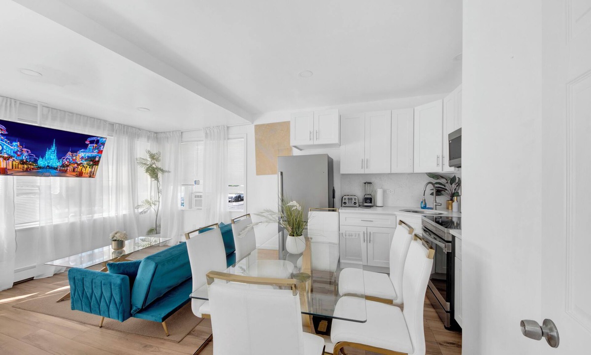 Bryn Mawr Apartment | Uscale 2BR Escape in the Heart of NYC