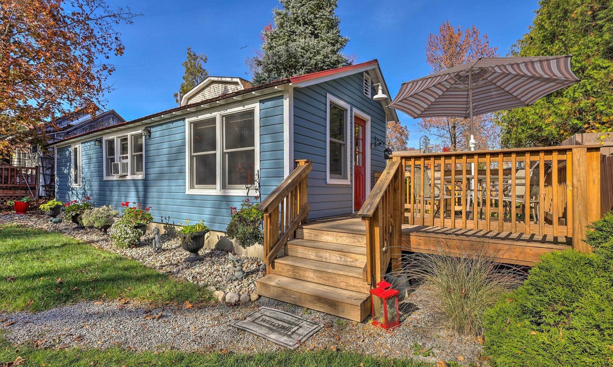 Bolton Landing Cottage | Walk to Lake George! Bolton Landing Cottage