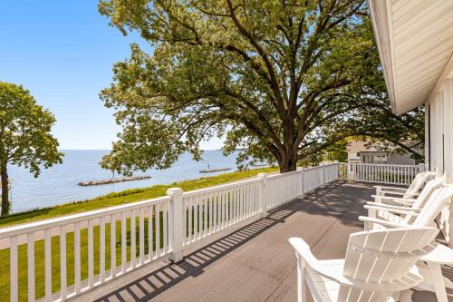 Annapolis House | Waterfront home with scenic porches, yard, grill, jetted tub, central AC, & WD