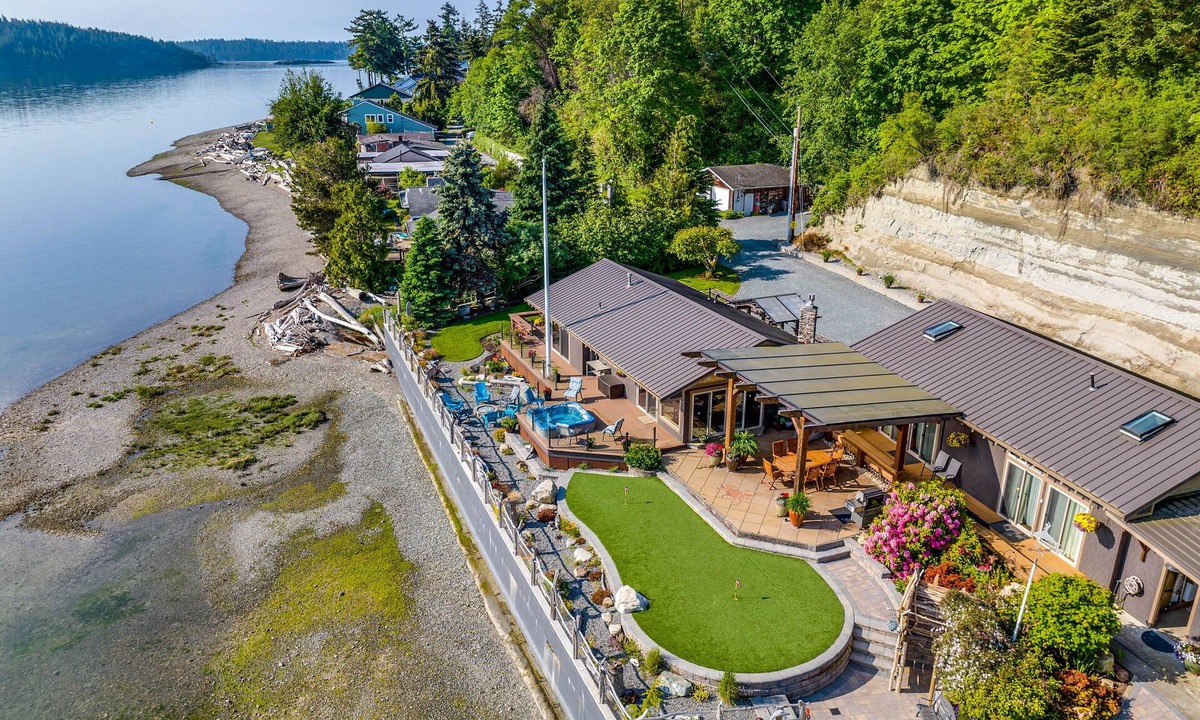 Anacortes House | Waterfront Similk Bay Compound w/Luxury Amenities