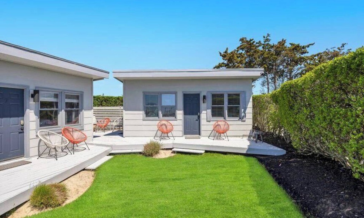 Hampton Bays Hotel | Waterfront studio and more in a Boutique Hotel, Heart of Hampton Bays,.