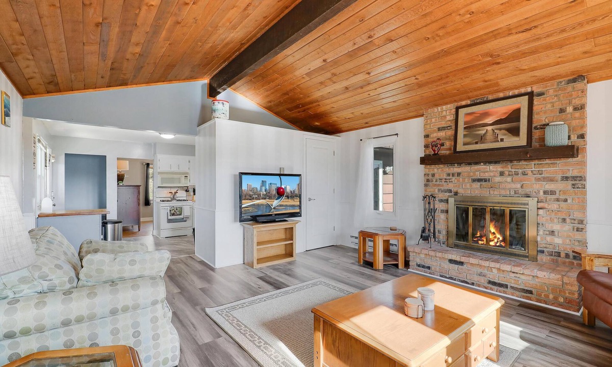 Eagan House | Welcome to the Sunshine Sweets Retreat! Family, Play, Vaca, & Work Friendly Stay