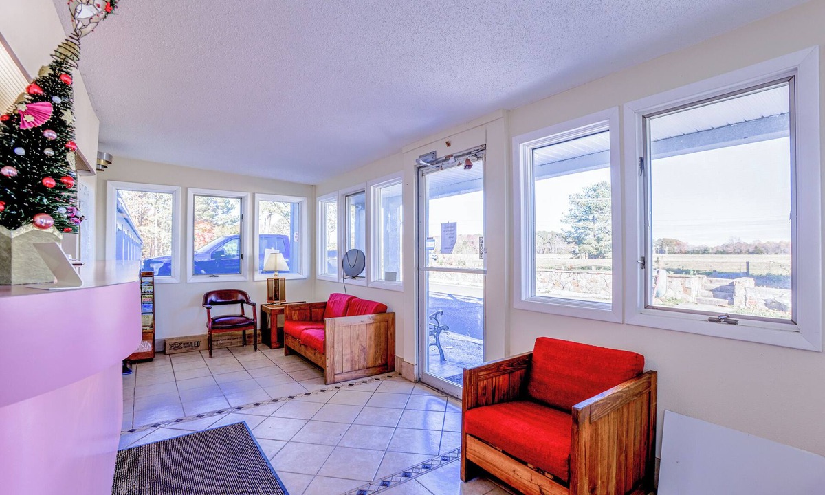 White Stone Hotel | Whispering Pines by Hotel O Whitestone VA