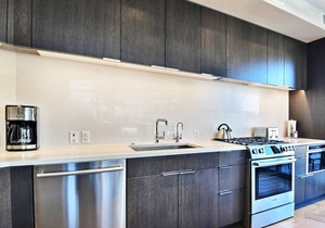 Modern Ski-in/out 2 BR in Canyons Village by RedAwning - Save 20% on 7+ Nights!