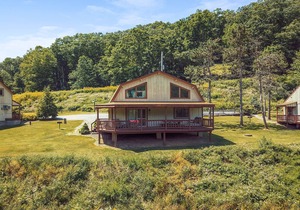 Rough Cut Lodge - Hickory Cabin in Gaines