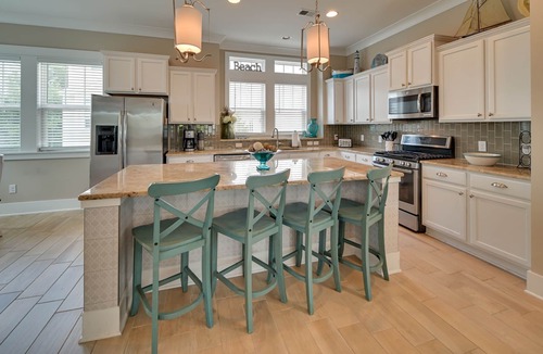 Myrtle Beach House | 1 Block to Beach! Breezy Myrtle Beach Getaway