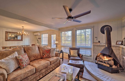 Beech Mountain Condo | < 1 Mi to Beech Mtn Ski! Condo w/Hot Tub Access