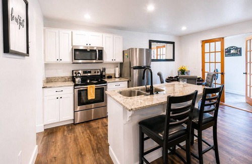 Willamina Apartment | 1 Mile from Spirit Mountain Casino! Cozy apartment that sleeps 6