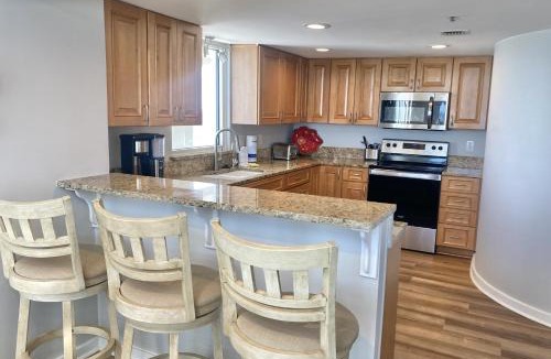 Arcadian Shores Apartment | 1712 North Hampton