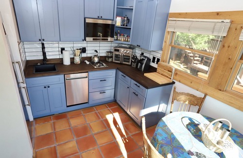 Davis Cabin | 1BR cabin plus loft sleeps 5 fantastic views
